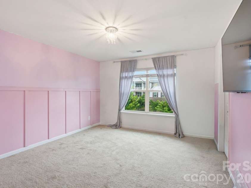 4870 Summerside Drive, Clover, SC 29710.  MLS# CAR4394846, YatesRealty ID 37943. Upstairs bedroom