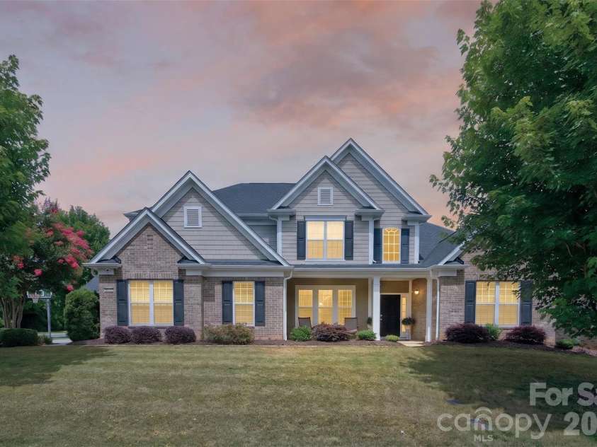 10601 Waxhaw Manor Drive, Waxhaw, NC 28173.  MLS# CAR4397302, YatesRealty ID 37944. 
