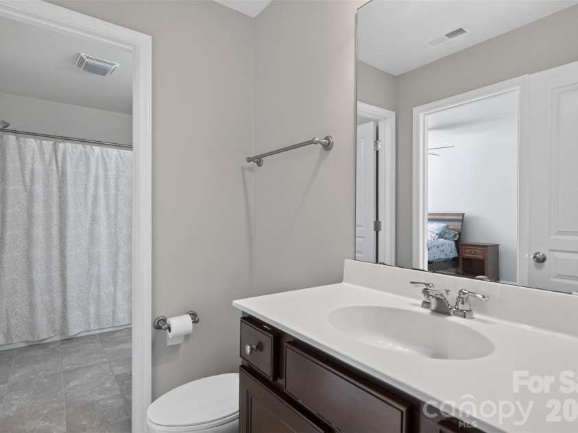 10601 Waxhaw Manor Drive, Waxhaw, NC 28173.  MLS# CAR4397302, YatesRealty ID 37944. Full bath