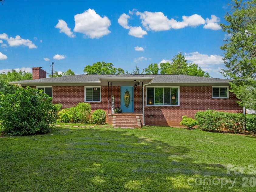 1411 Oakdale Road, Rock Hill, SC 29730.  MLS# CAR4399512, YatesRealty ID 37946. 