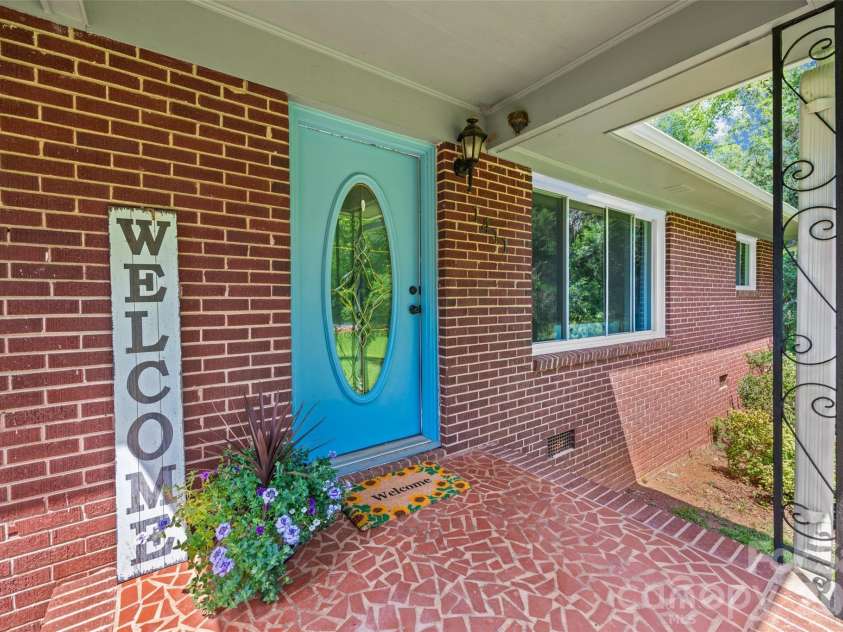 1411 Oakdale Road, Rock Hill, SC 29730.  MLS# CAR4399512, YatesRealty ID 37946. 