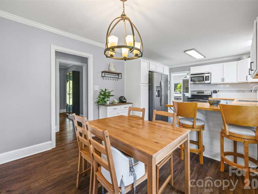 1411 Oakdale Road, Rock Hill, SC 29730.  MLS# CAR4399512, YatesRealty ID 37946. 