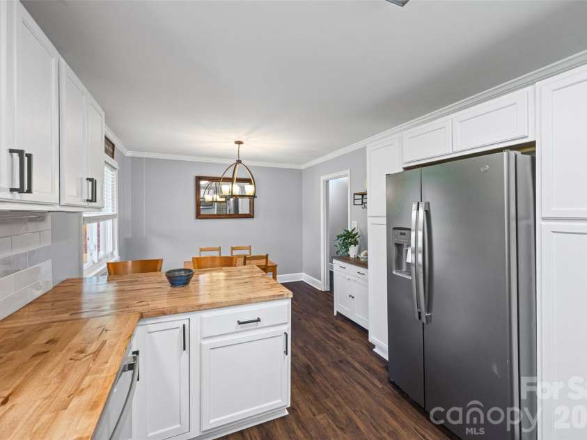 1411 Oakdale Road, Rock Hill, SC 29730.  MLS# CAR4399512, YatesRealty ID 37946. 