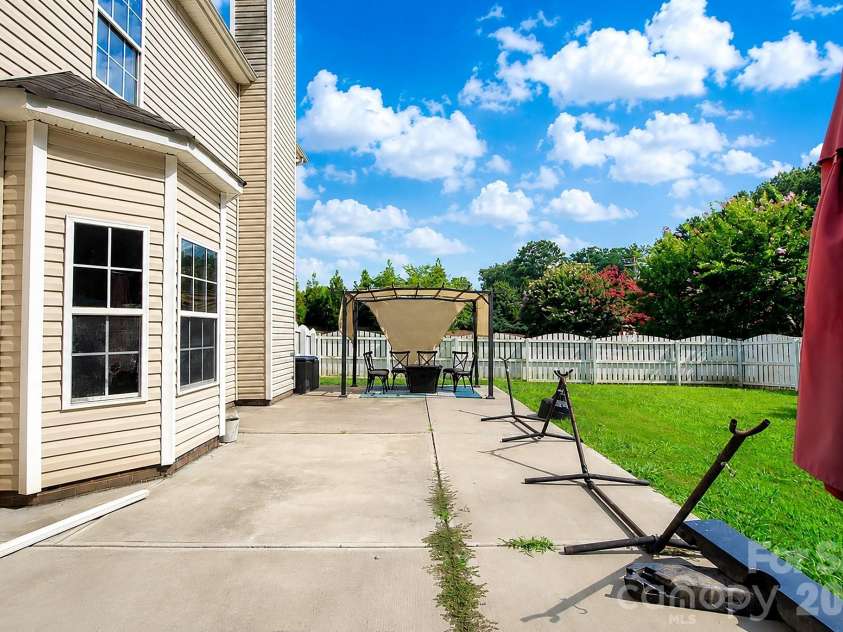 2001 Choke Berry Way, Waxhaw, NC 28173.  MLS# CAR4401025, YatesRealty ID 37947. 