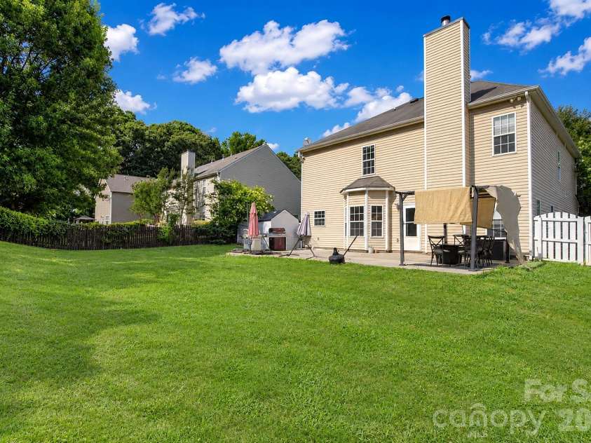 2001 Choke Berry Way, Waxhaw, NC 28173.  MLS# CAR4401025, YatesRealty ID 37947. 