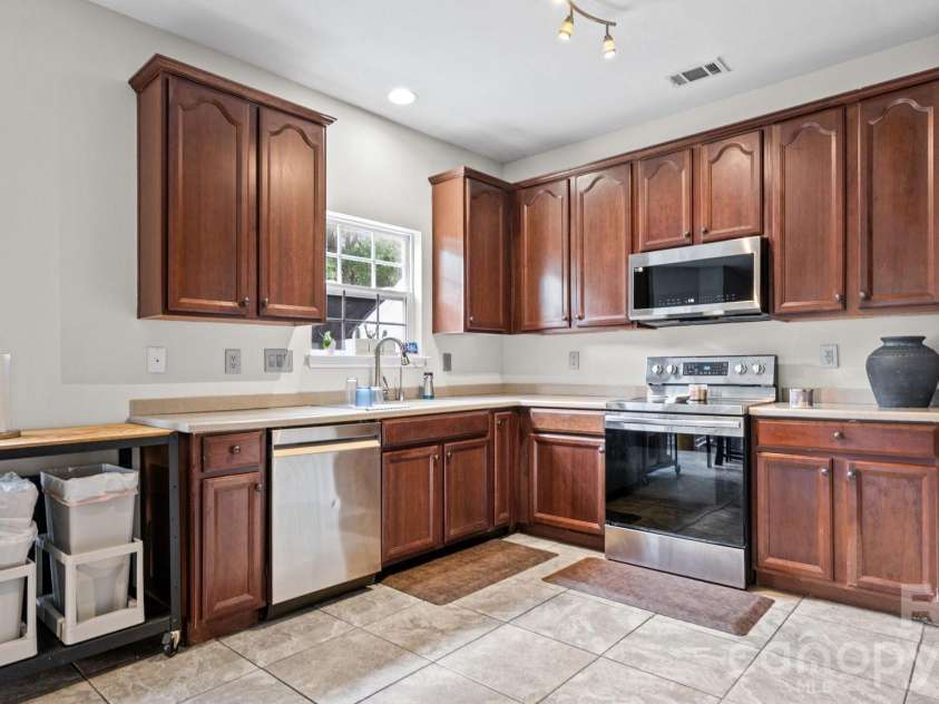 2001 Choke Berry Way, Waxhaw, NC 28173.  MLS# CAR4401025, YatesRealty ID 37947. 
