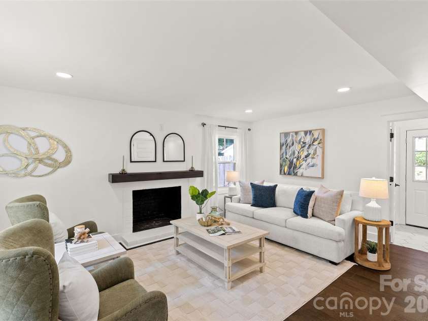 5416 Londonderry Road, Charlotte, NC 28210.  MLS# CAR4401068, YatesRealty ID 37948. 