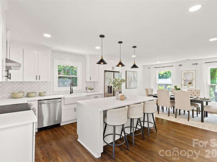 5416 Londonderry Road, Charlotte, NC 28210.  MLS# CAR4401068, YatesRealty ID 37948. 