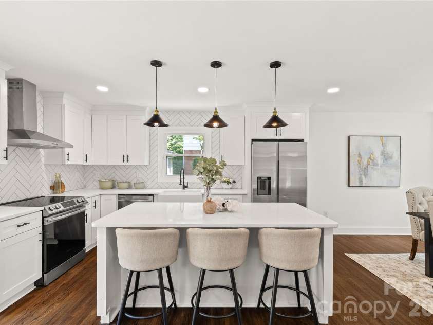 5416 Londonderry Road, Charlotte, NC 28210.  MLS# CAR4401068, YatesRealty ID 37948. 