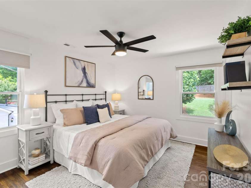 5416 Londonderry Road, Charlotte, NC 28210.  MLS# CAR4401068, YatesRealty ID 37948. 