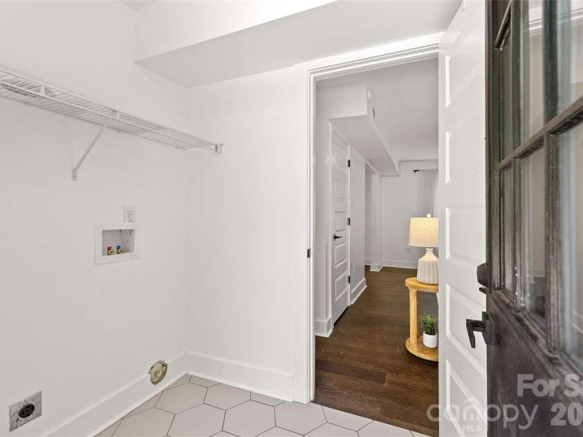 5416 Londonderry Road, Charlotte, NC 28210.  MLS# CAR4401068, YatesRealty ID 37948. 