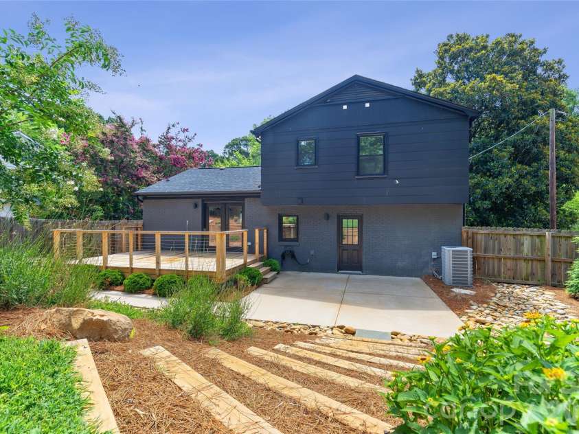 5416 Londonderry Road, Charlotte, NC 28210.  MLS# CAR4401068, YatesRealty ID 37948. 