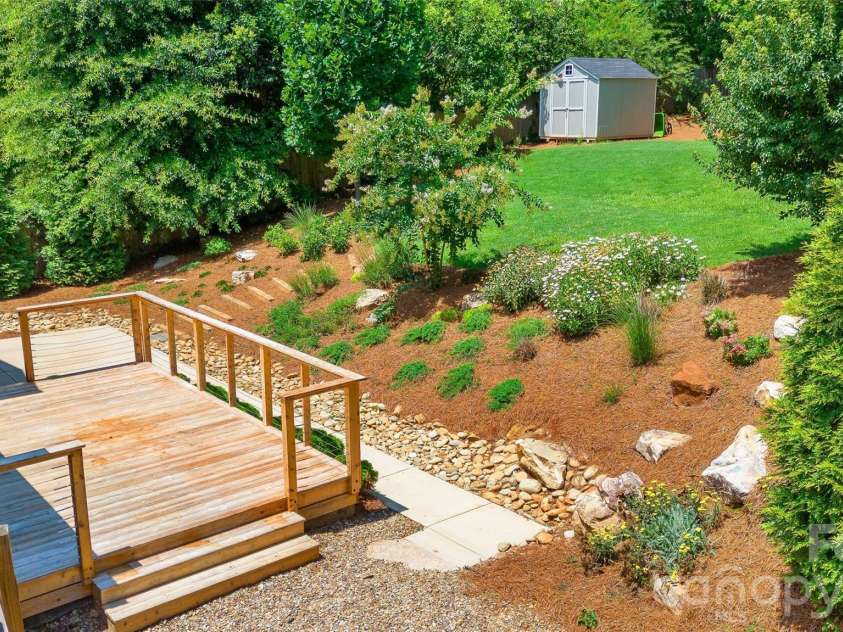 5416 Londonderry Road, Charlotte, NC 28210.  MLS# CAR4401068, YatesRealty ID 37948. 