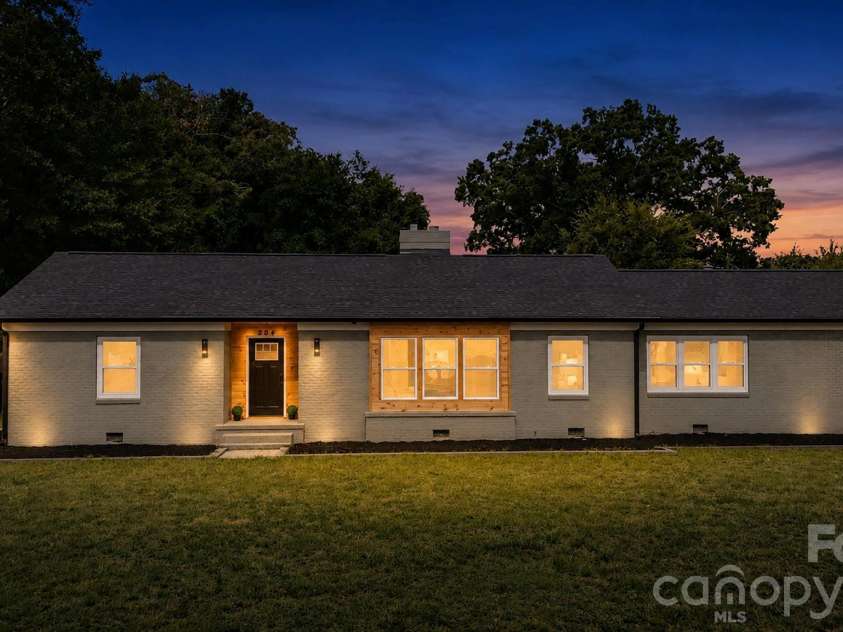204 Myrtle School Road, Gastonia, NC 28052.  MLS# CAR4402495, YatesRealty ID 37949. 