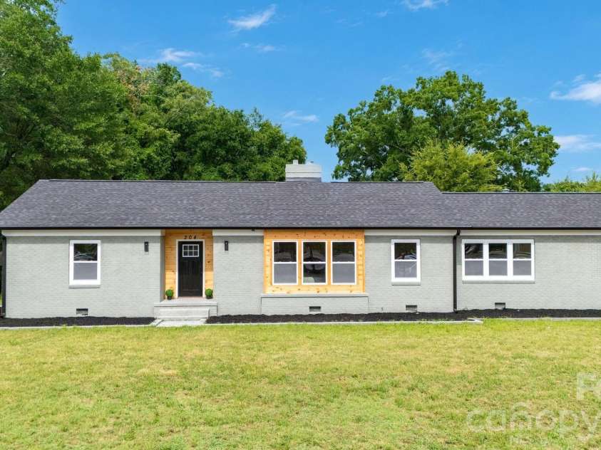 204 Myrtle School Road, Gastonia, NC 28052.  MLS# CAR4402495, YatesRealty ID 37949. 