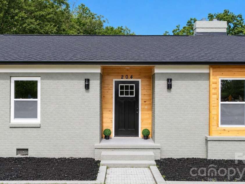204 Myrtle School Road, Gastonia, NC 28052.  MLS# CAR4402495, YatesRealty ID 37949. 