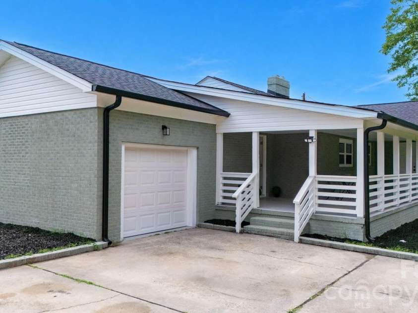 204 Myrtle School Road, Gastonia, NC 28052.  MLS# CAR4402495, YatesRealty ID 37949. 