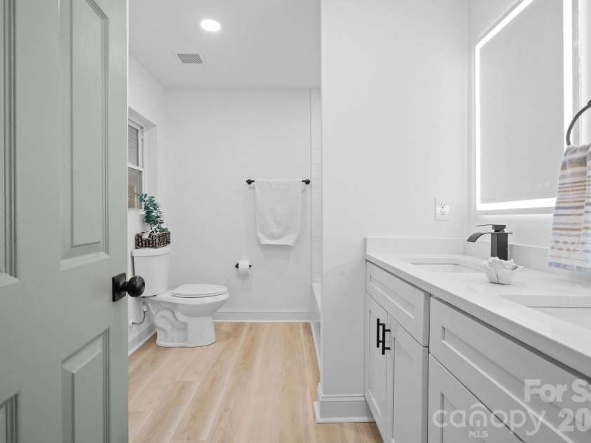 204 Myrtle School Road, Gastonia, NC 28052.  MLS# CAR4402495, YatesRealty ID 37949. 