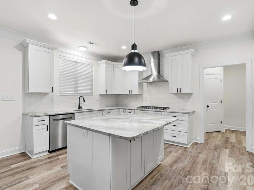 4105 Parkwood School Road, Monroe, NC 28112.  MLS# CAR4402329, YatesRealty ID 37950. Chef's Kitchen