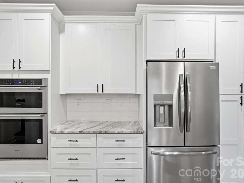 4105 Parkwood School Road, Monroe, NC 28112.  MLS# CAR4402329, YatesRealty ID 37950. Chef's Kitchen