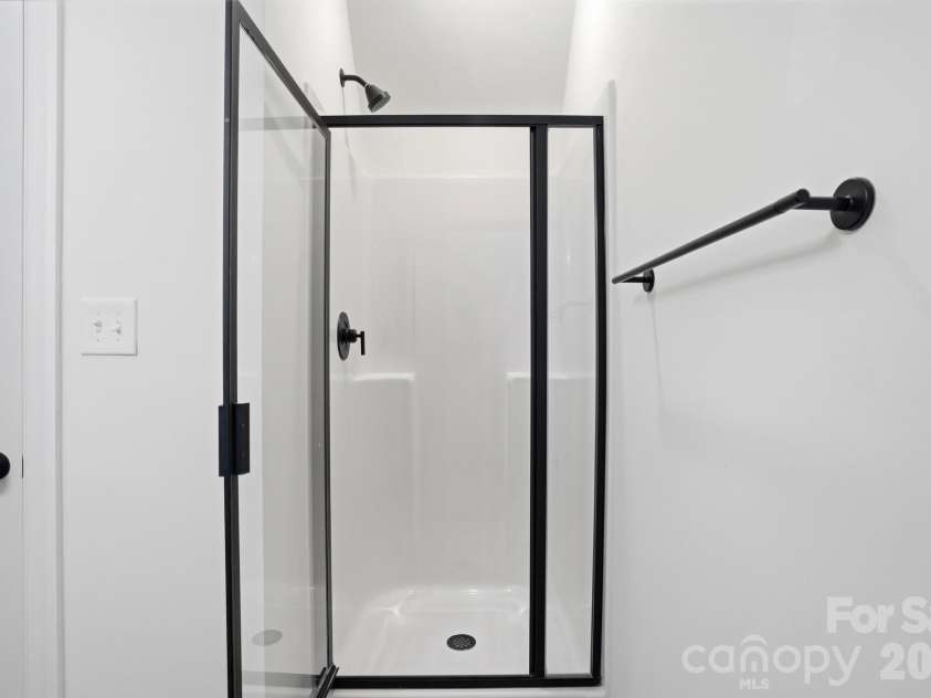 4105 Parkwood School Road, Monroe, NC 28112.  MLS# CAR4402329, YatesRealty ID 37950. Ensuite Bath for BR#3