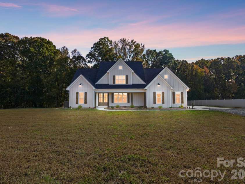 4105 Parkwood School Road, Monroe, NC 28112.  MLS# CAR4402329, YatesRealty ID 37950. Front View