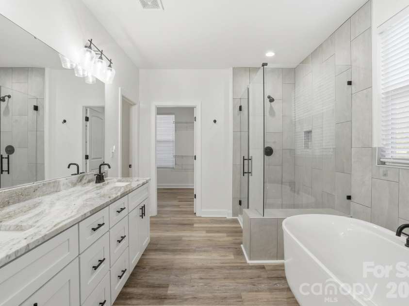 4105 Parkwood School Road, Monroe, NC 28112.  MLS# CAR4402329, YatesRealty ID 37950. Primary/Master Bath