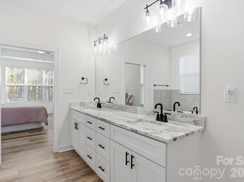 4105 Parkwood School Road, Monroe, NC 28112.  MLS# CAR4402329, YatesRealty ID 37950. Primary/Master Bath