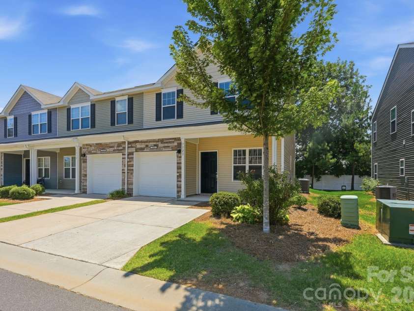 7323 Jane Parks Way, Charlotte, NC 28217.  MLS# CAR4402584, YatesRealty ID 37952. 