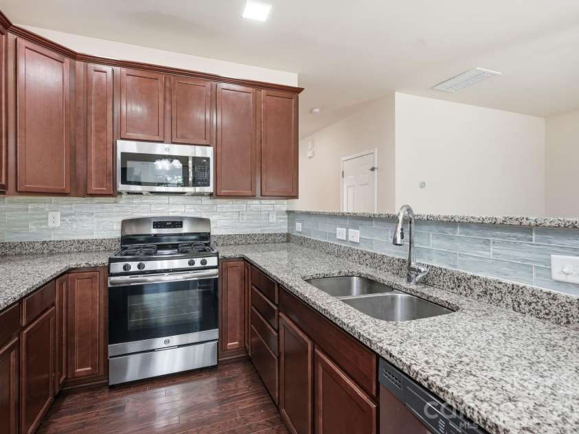 7323 Jane Parks Way, Charlotte, NC 28217.  MLS# CAR4402584, YatesRealty ID 37952. 