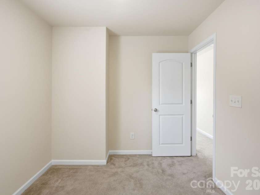 7323 Jane Parks Way, Charlotte, NC 28217.  MLS# CAR4402584, YatesRealty ID 37952. 