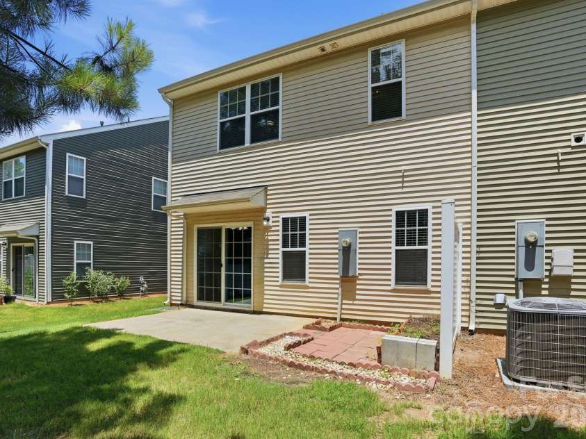 7323 Jane Parks Way, Charlotte, NC 28217.  MLS# CAR4402584, YatesRealty ID 37952. 