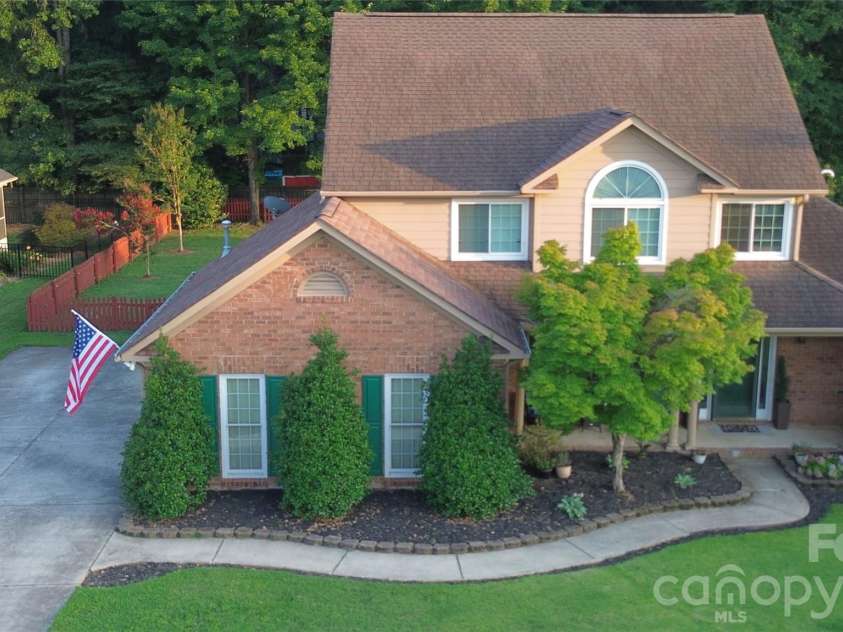 3267 Roberta Farms Court, Concord, NC 28027.  MLS# CAR4403102, YatesRealty ID 37953. 