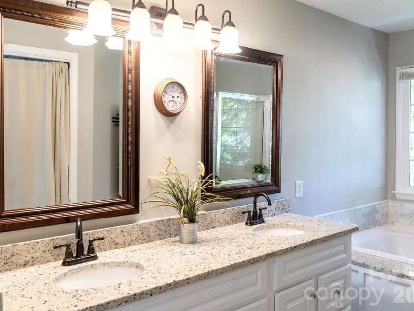 3267 Roberta Farms Court, Concord, NC 28027.  MLS# CAR4403102, YatesRealty ID 37953. Primary bath