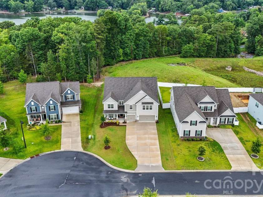 2409 Napa Terrace, Lake Wylie, SC 29710.  MLS# CAR4403646, YatesRealty ID 37954. 