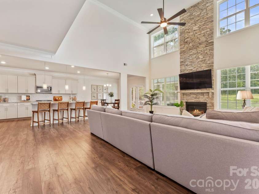 2409 Napa Terrace, Lake Wylie, SC 29710.  MLS# CAR4403646, YatesRealty ID 37954. Open floor plan
