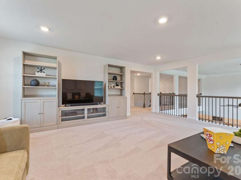 2409 Napa Terrace, Lake Wylie, SC 29710.  MLS# CAR4403646, YatesRealty ID 37954. Upstairs oversized loft