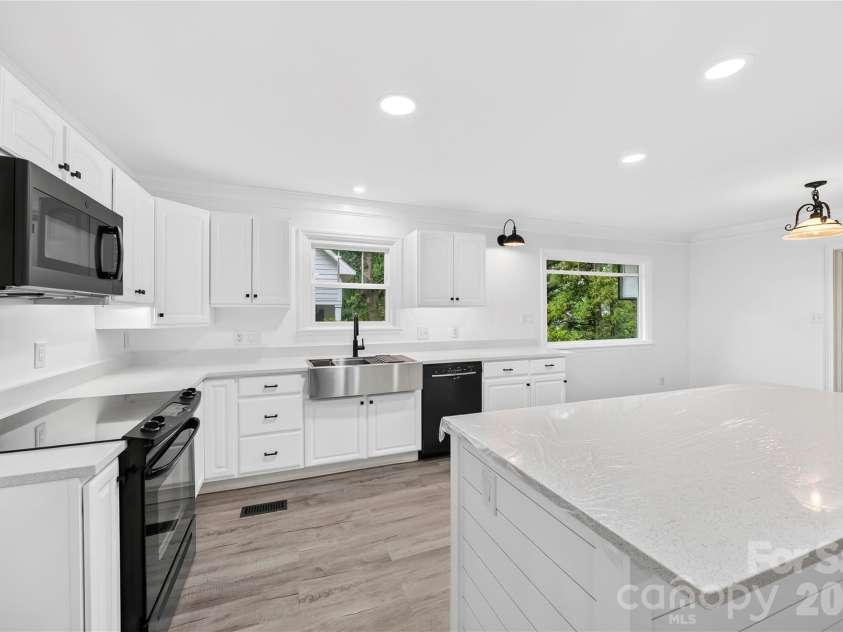 2087 Marquesas Avenue, Tega Cay, SC 29708.  MLS# CAR4403387, YatesRealty ID 37956. 