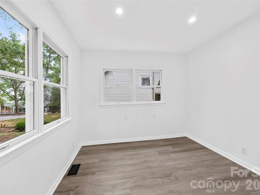 2087 Marquesas Avenue, Tega Cay, SC 29708.  MLS# CAR4403387, YatesRealty ID 37956. Flex space on main level