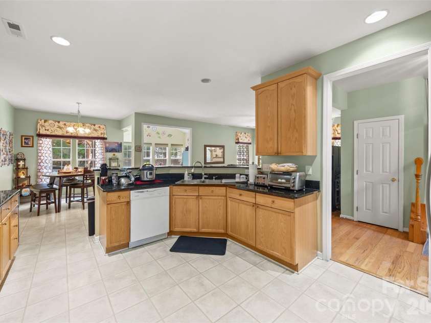 659 Cheval Drive, Fort Mill, SC 29708.  MLS# CAR4400610, YatesRealty ID 37957. 