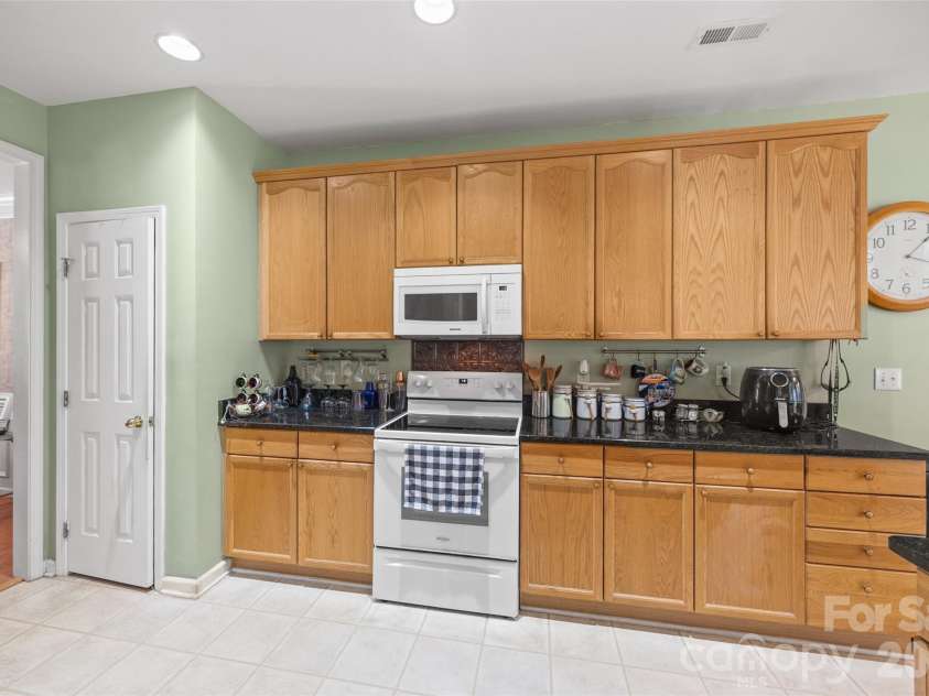 659 Cheval Drive, Fort Mill, SC 29708.  MLS# CAR4400610, YatesRealty ID 37957. 