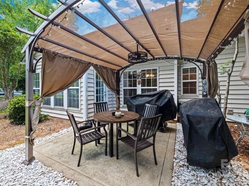 659 Cheval Drive, Fort Mill, SC 29708.  MLS# CAR4400610, YatesRealty ID 37957. 