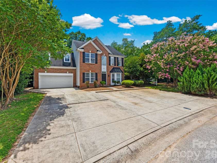 659 Cheval Drive, Fort Mill, SC 29708.  MLS# CAR4400610, YatesRealty ID 37957. 