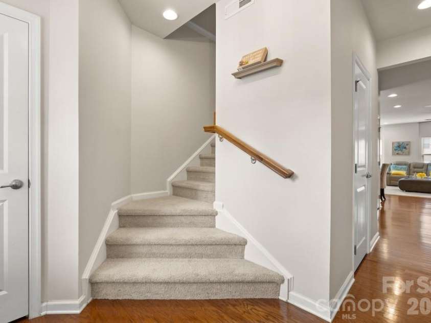 315 Scenic View Lane, Matthews, NC 28104.  MLS# CAR4403883, YatesRealty ID 37958. 