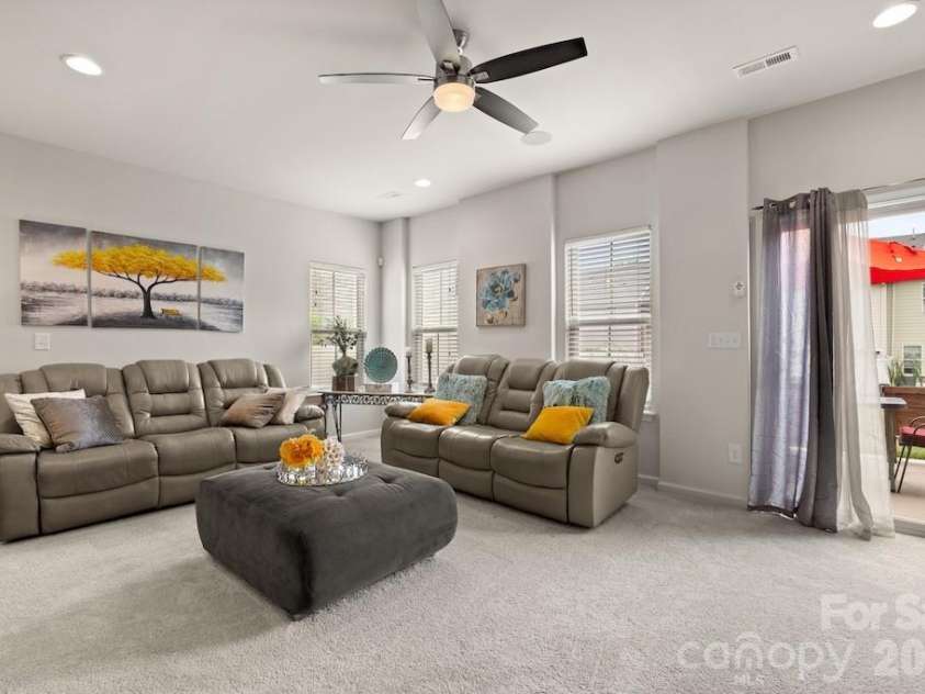315 Scenic View Lane, Matthews, NC 28104.  MLS# CAR4403883, YatesRealty ID 37958. 