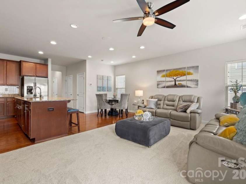 315 Scenic View Lane, Matthews, NC 28104.  MLS# CAR4403883, YatesRealty ID 37958. 