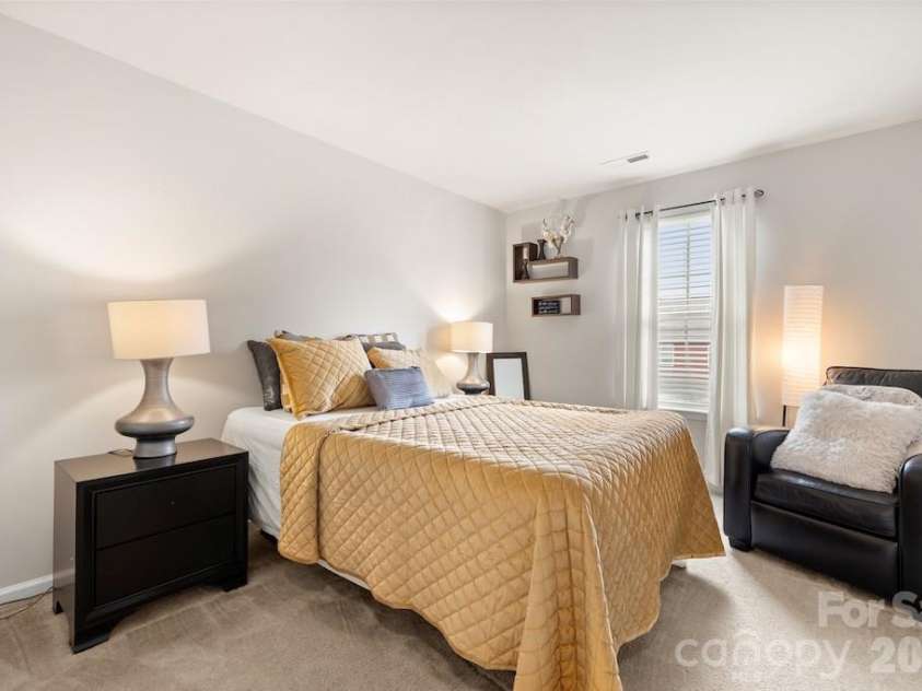 315 Scenic View Lane, Matthews, NC 28104.  MLS# CAR4403883, YatesRealty ID 37958. 