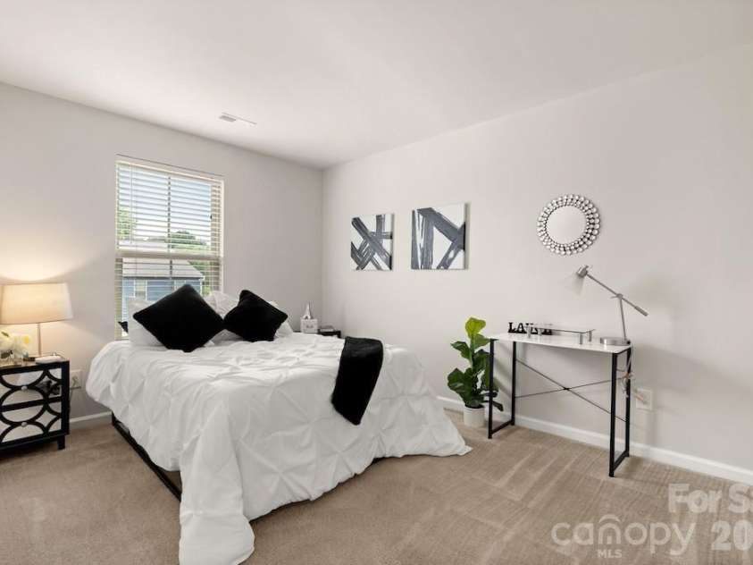 315 Scenic View Lane, Matthews, NC 28104.  MLS# CAR4403883, YatesRealty ID 37958. 
