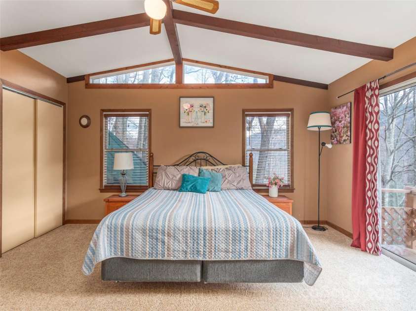 174 Pleasant Ridge Drive, Maggie Valley, NC 28751.  MLS# CAR4213944, YatesRealty ID 3796. 