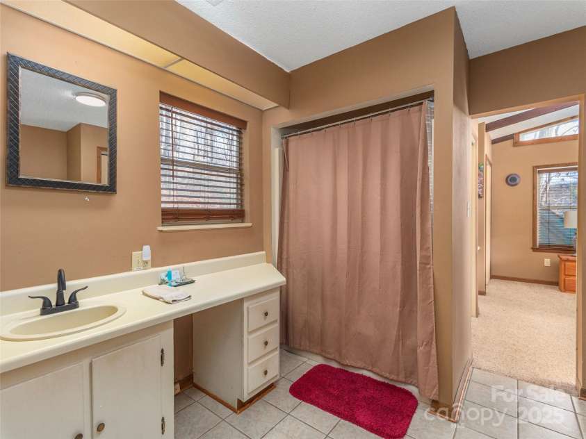 174 Pleasant Ridge Drive, Maggie Valley, NC 28751.  MLS# CAR4213944, YatesRealty ID 3796. 